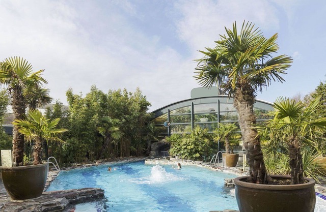 Beautiful villa for 6 people with WIFI, hot tub, pool, TV, terrace and parking