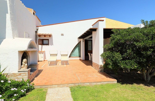 Beautiful villa for 9 guests with A/C, WIFI, TV, terrace and parking