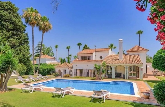 Beautiful Villa set in a quiet cul-de-sac close to all amenities