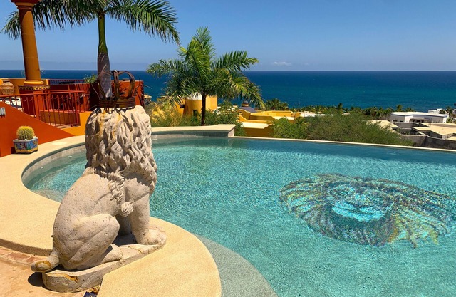 Beautiful Villa with Pool. Fisherman’s Special!