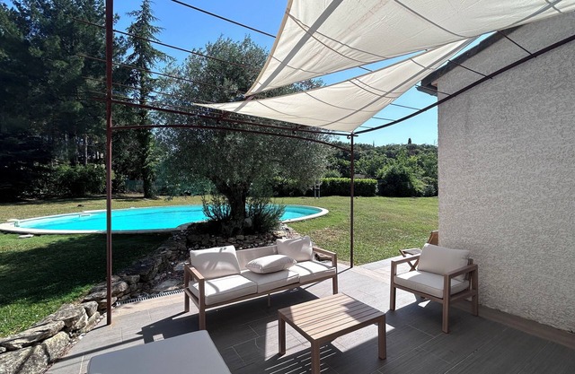 Beautiful villa with pool just outside Carcassonne