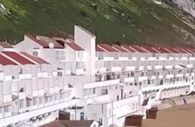 Beautifully Appointed Self Catering Beach Front Apartment