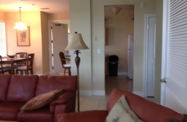 Beautifully Decorated Condo, Close To Downtown Stuart
