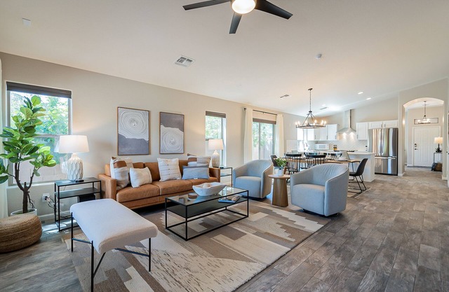 BEAUTIFULLY FURNISHED 3Bed - 3 Bath Home Includes EVERYTHING near N. Scottsdale!