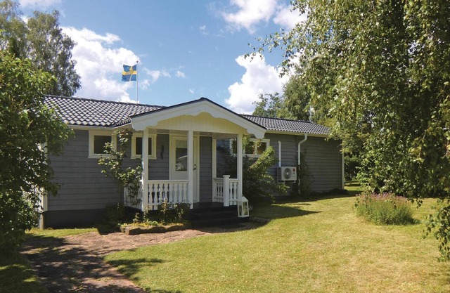 Beautifully located cottage with open floor plan and large sheltered back near Borgholm on Öland.
