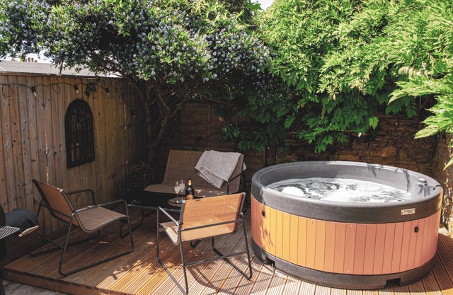 Beautifully presented dog friendly holiday - The Snug