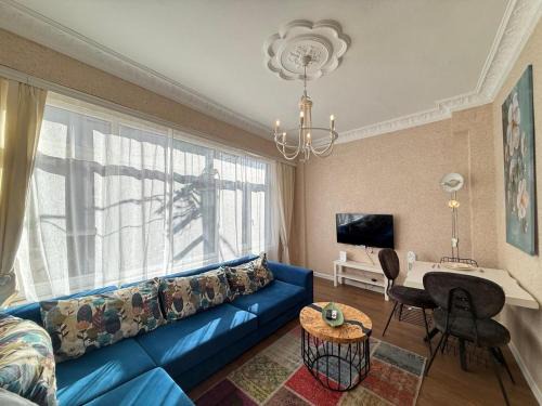 Bebek Bosphorus Central Flat