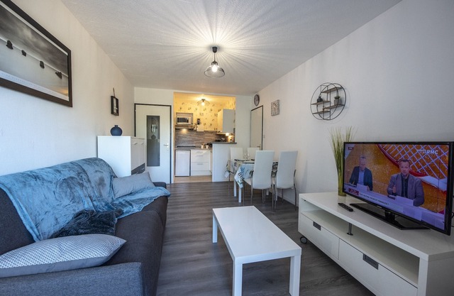 Becs Beach 500m away - Apartment for 4