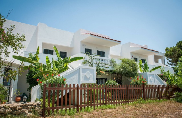 Bed and Breakfast 'Ilios and Irene 4' with Shared Terrace, Wi-Fi and Air Conditioning