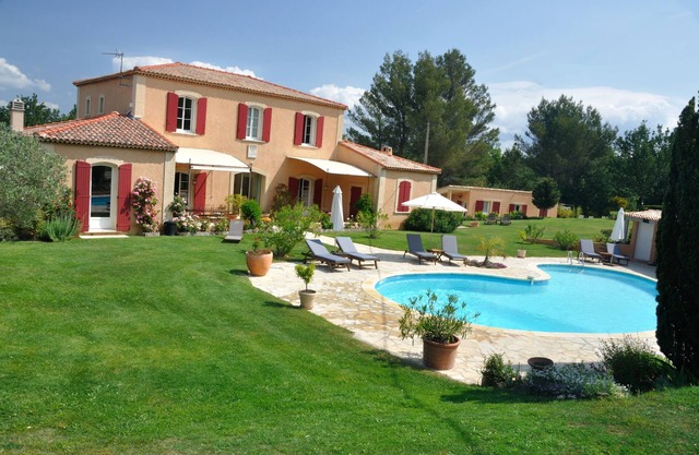 Bed and breakfast of charm for 2 people in Provencal country house