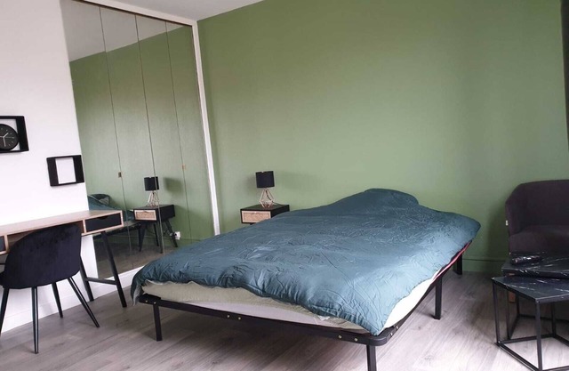 Bedroom 1 terracotta