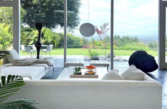 Bel Air: Private Architectural with Views