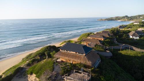 Bela Flor Beach Front Apartments