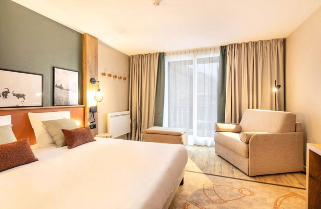 Belambra Clubs Les 2 Alpes Les Crestes - All inclusive - Premium Room 2 Adults Corner Night View
