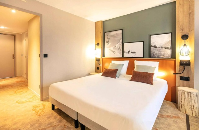 Belambra Clubs Les 2 Alpes Les Crestes - All inclusive - Premium Room 2 Adults and 1 Child Room Night View Impregnable