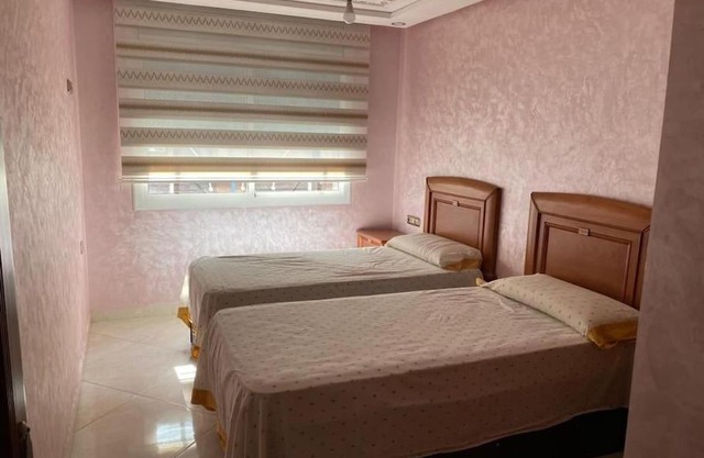 Belle appartement au 1er étage avec climatisation, ascenseur, ADSl, etc à Nador-Neuf