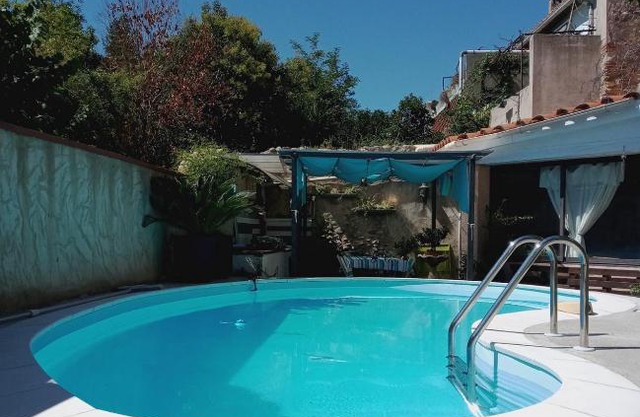 BELLE MAISON DE CARACTERE Dans VILLAGE et sa PISCINE Privée 7 PERS- 3 Chambres - 12 Rue Emile Zola