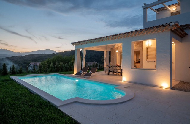 Bellevue 36E by Klodge - stylish villa with exclusive pool