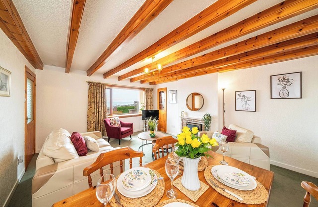 Bellrock View - Traditional Coastal Retreat