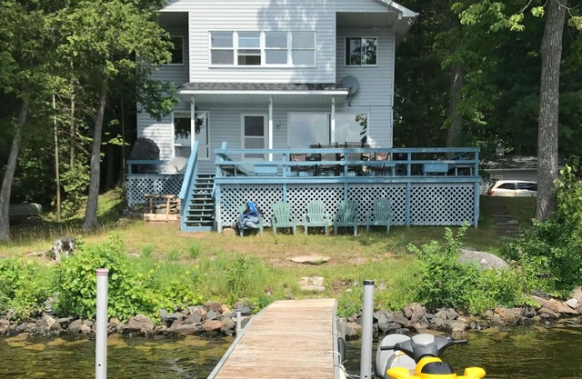 Belmont Paradise on Belmont Lake
