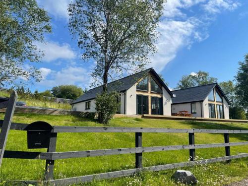 Ben Nevis Scotland Highlands, Camden House luxury home
