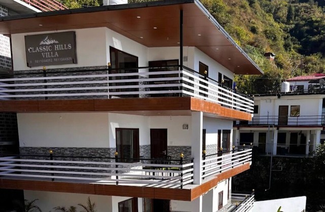Best hotel with Best View AC, WiFi in wonderful Mussoorie