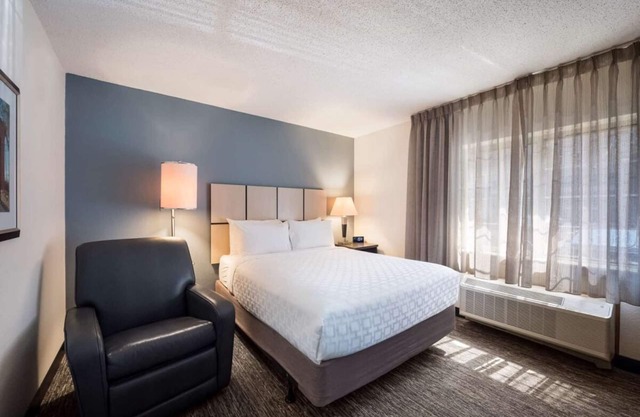 Best Place to Stay in Texas! 4 Modern Units, Pet-friendly, Full Kitchen!