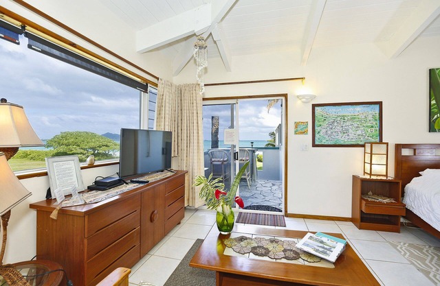 Best Price and Location on Beautiful Kailua Beach!