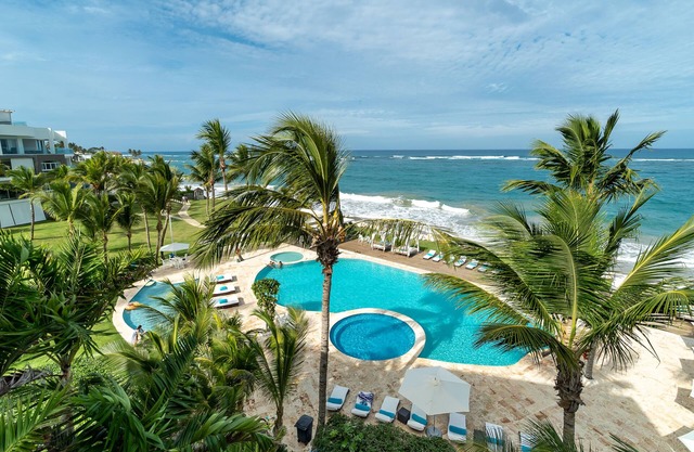 Best views in Cabarete, Beachfront Penthouse + New Rooftop Terrace, Sleeps 12