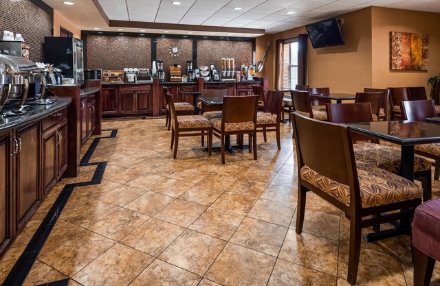 Best Western Plus Midwest Inn & Suites