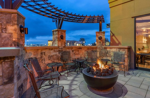 Best Western Premier Pasco Inn & Suites