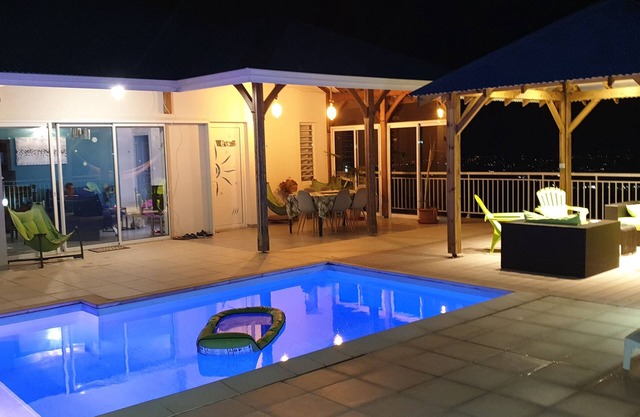 Between Sea and Sky F4 for Family or Couples with Diamond Pool