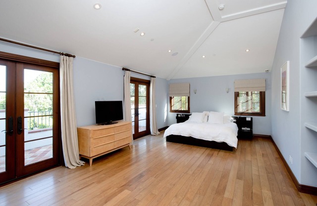 BEVERLY HILLS GLATT KOSHER ESTATE W/POOL, FAMILY AND PET FRIENDLY
