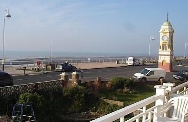 Bexhill-on-sea Seafront Holiday Apartment close to all local amenities