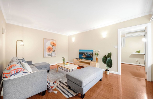 Bexley 5Br near Train & Shpping with pool 10ppl