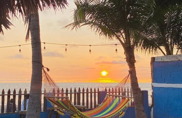 Big Pool 3 Ppl Beach Front Cabana Fan Breakfast