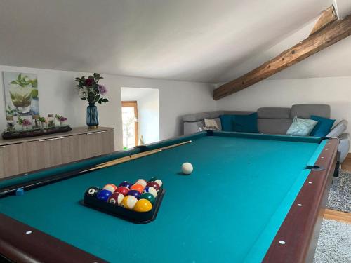 Billard Lounge loft détente avec Billard & Netflix by BoookingFuté