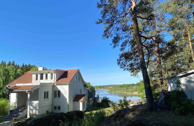 Bjurvik's Villa - Flat 2 - Business Customers Only