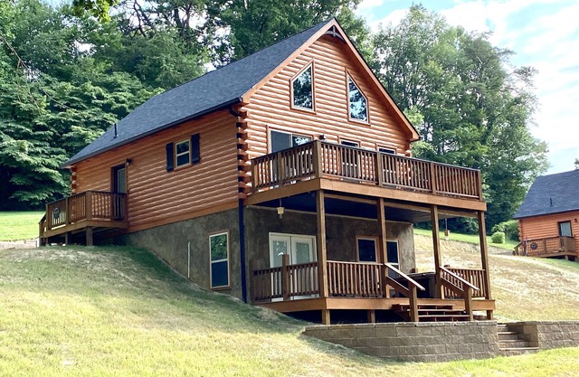 Black Bear Retreat 2Bed 2Bath Cabin Near Bike Trail