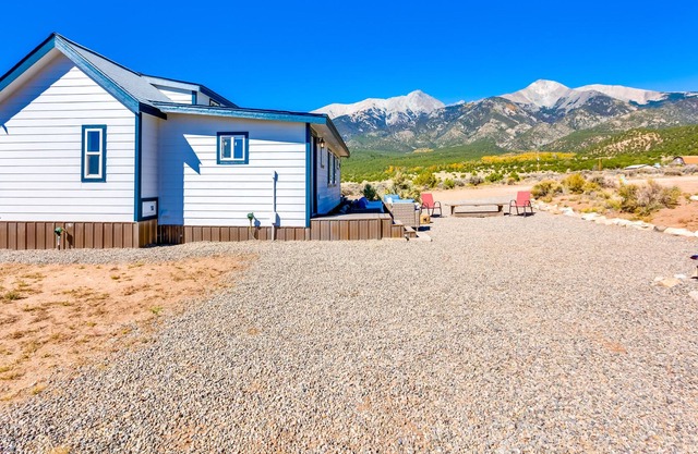 Blanca Mountain Cottage w/ 365 Dark Sky Views!