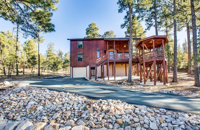 Blissful Pines Lodge in Alto NM Privacy, Updated, has everything you need!