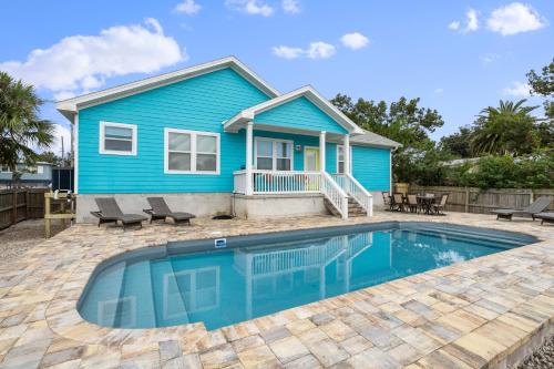 Blu Star Oasis Beach Pool Pickleball