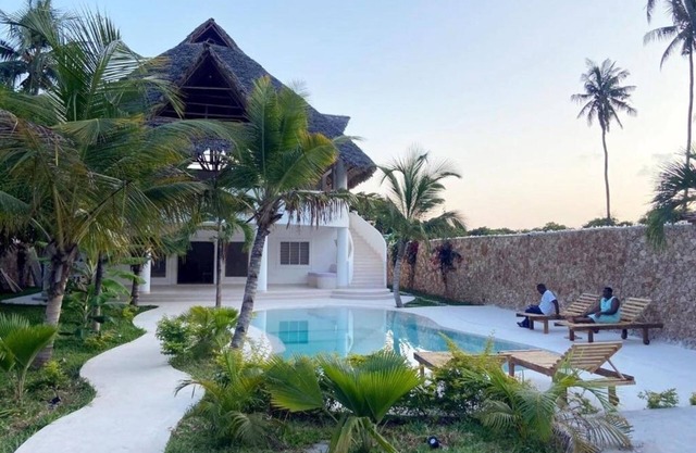 Blue Diamond Villa Watamu: Double Room with Private Bathroom