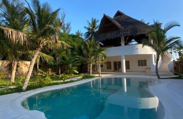 Blue Diamond Villa Watamu: Double Room with Pool View