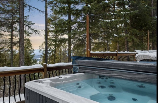 Blue Ridge Private Cabin: Hot Tub, Fire Pit, 12 Acres, Slopes & Winery