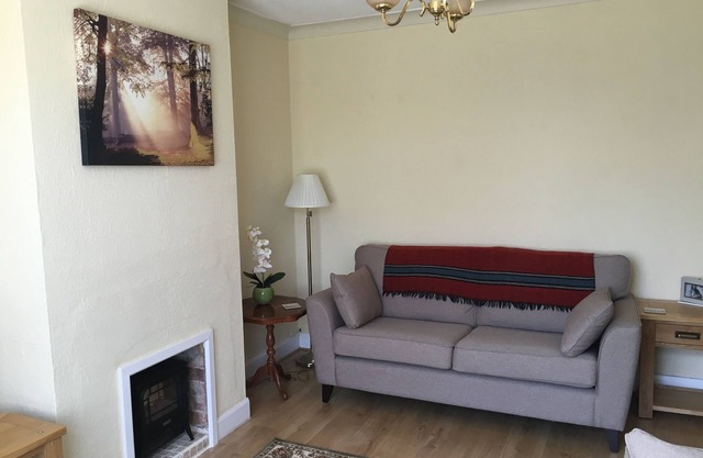 Bluebell Corner Holiday Home in Sheringham walk to beach and steam railway