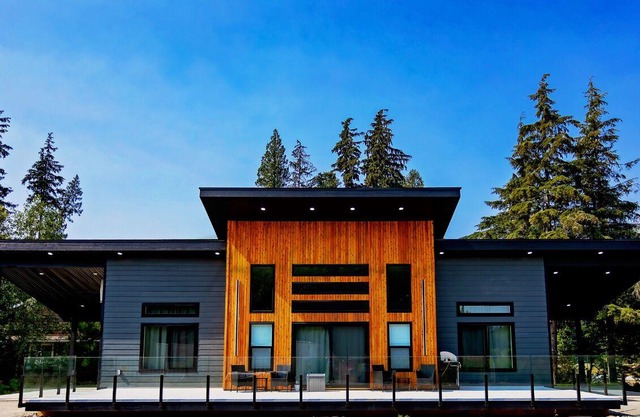 Blueberry Studio Suiten1 Bedroom executive studio in the heart of Kitimat BC