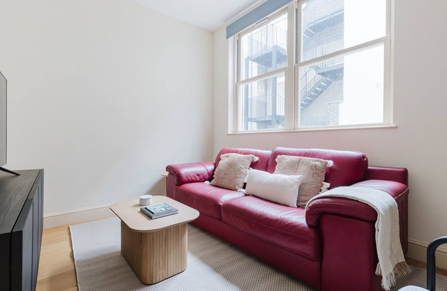 Blueground | Aldgate, nr Tower, Bridge & Gherkin