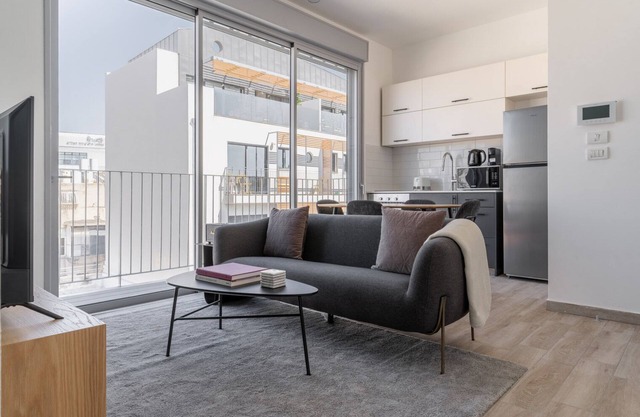 Blueground | Florentine, Bright, 2 Balconies (TLV-18)