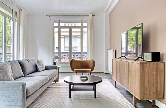 Blueground | Saint Georges, great view, furnished
